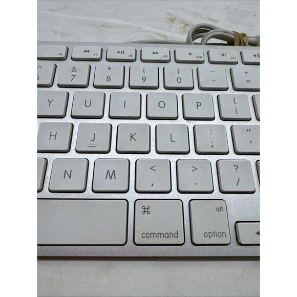 Genuine Apple A1242 Wired White Silver USB Keyboard for iMac Mac Mini Mac Tested - Picture 3 of 9